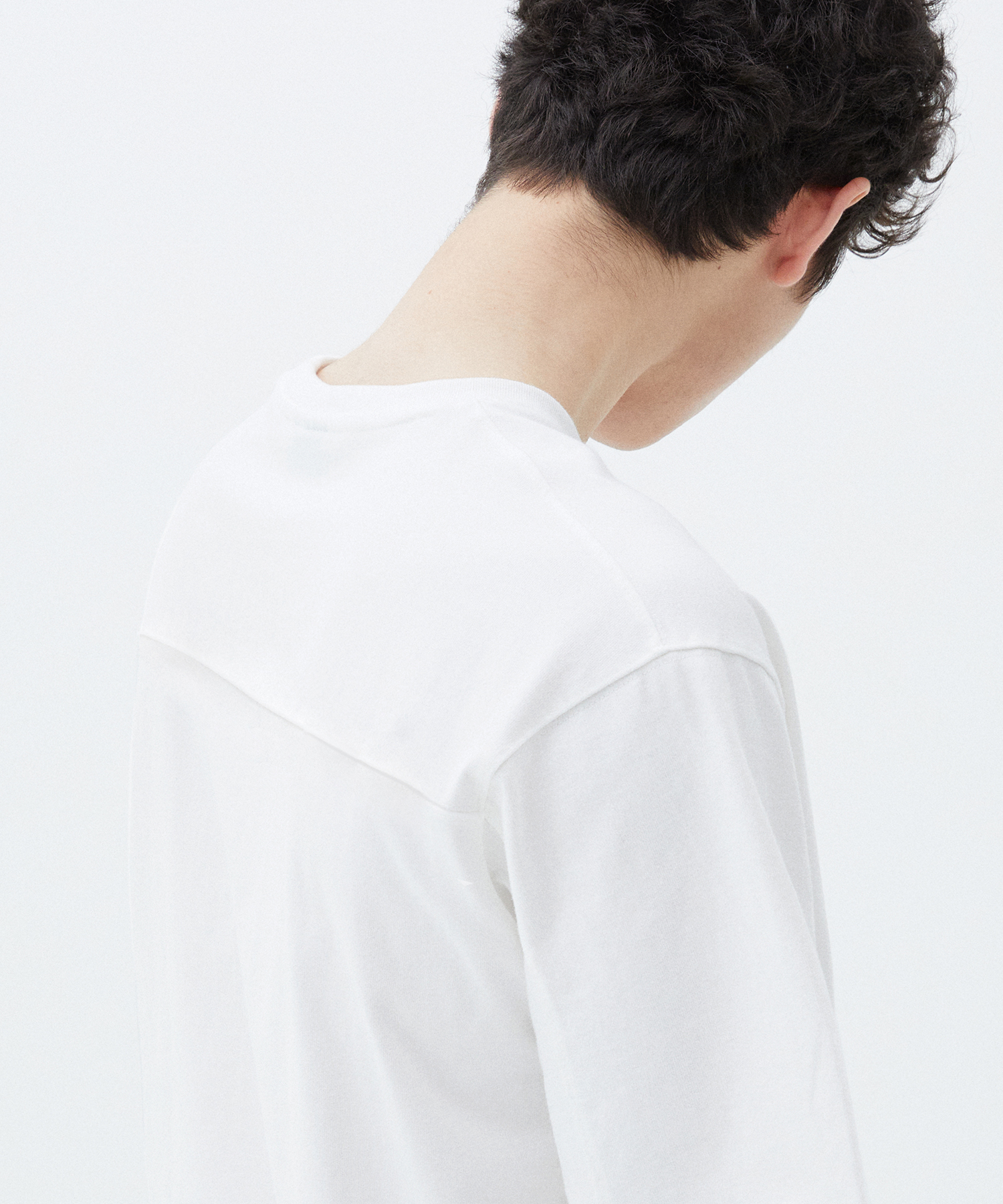 피그먼트 에센셜 절개 반팔 티셔츠 (WHITE)